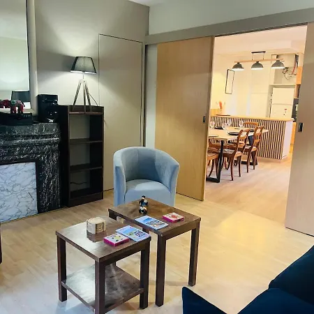 Cozy Facing Chateau D'angers *